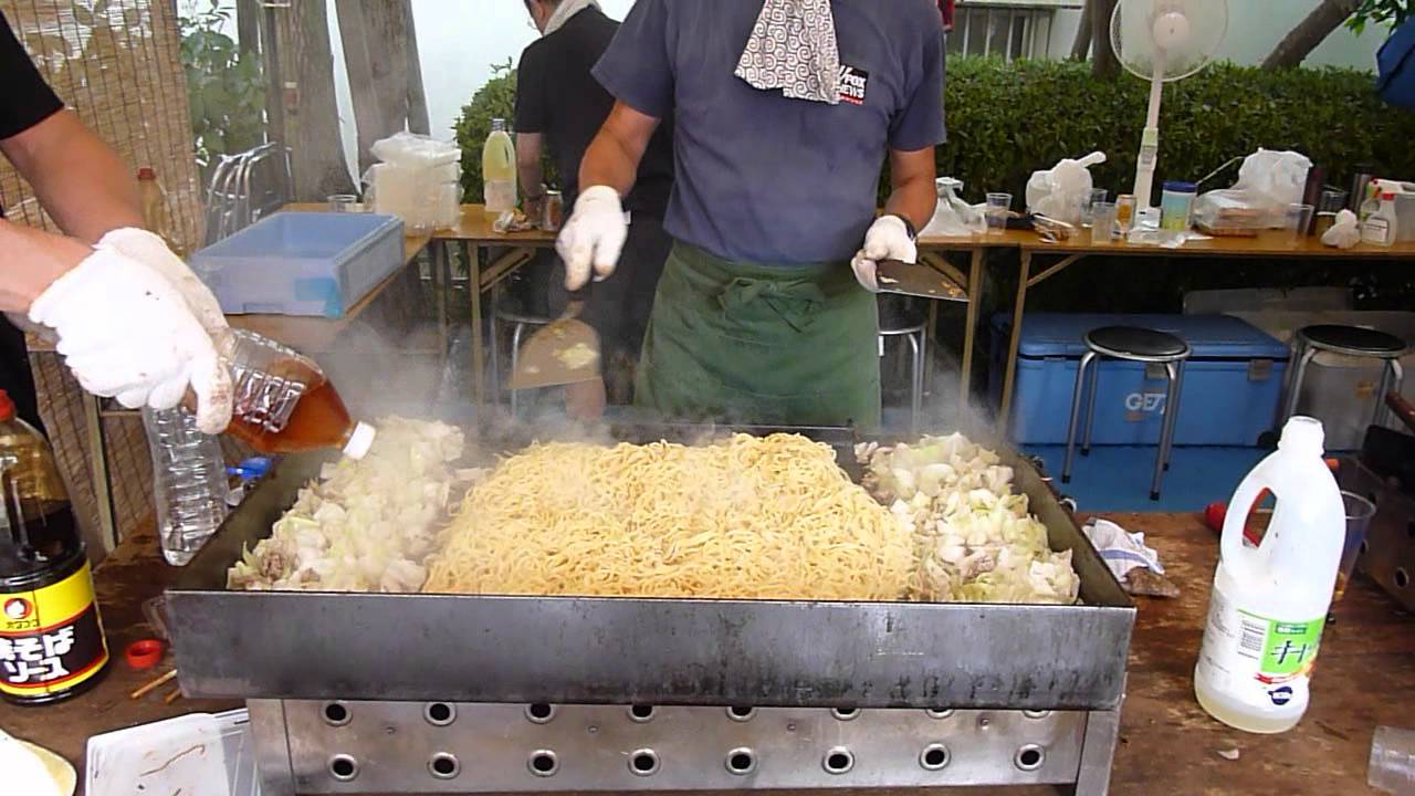 夏祭りの焼きそばの作り方
